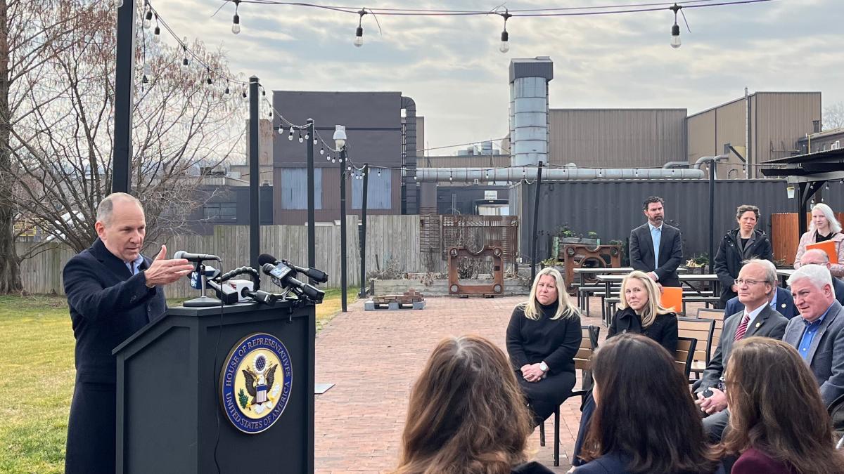 Rep. Smucker speaks at press conference. 