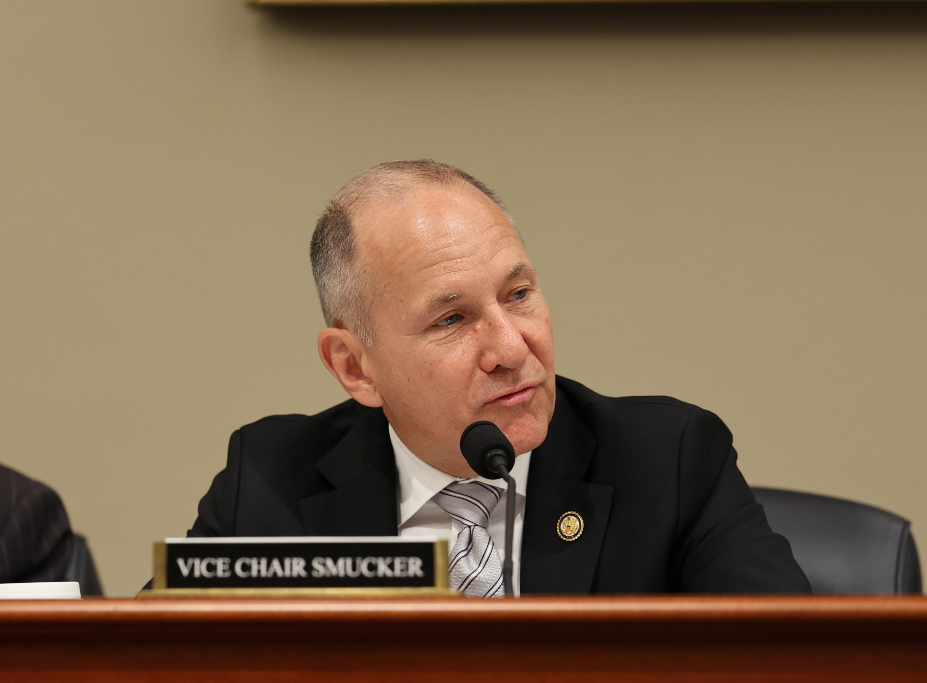 スマッカー下院議員、ACA料金に関する誤解を招く主張でペンシルベニア州保険局を非難、コスト削減に向け州の行動を求める